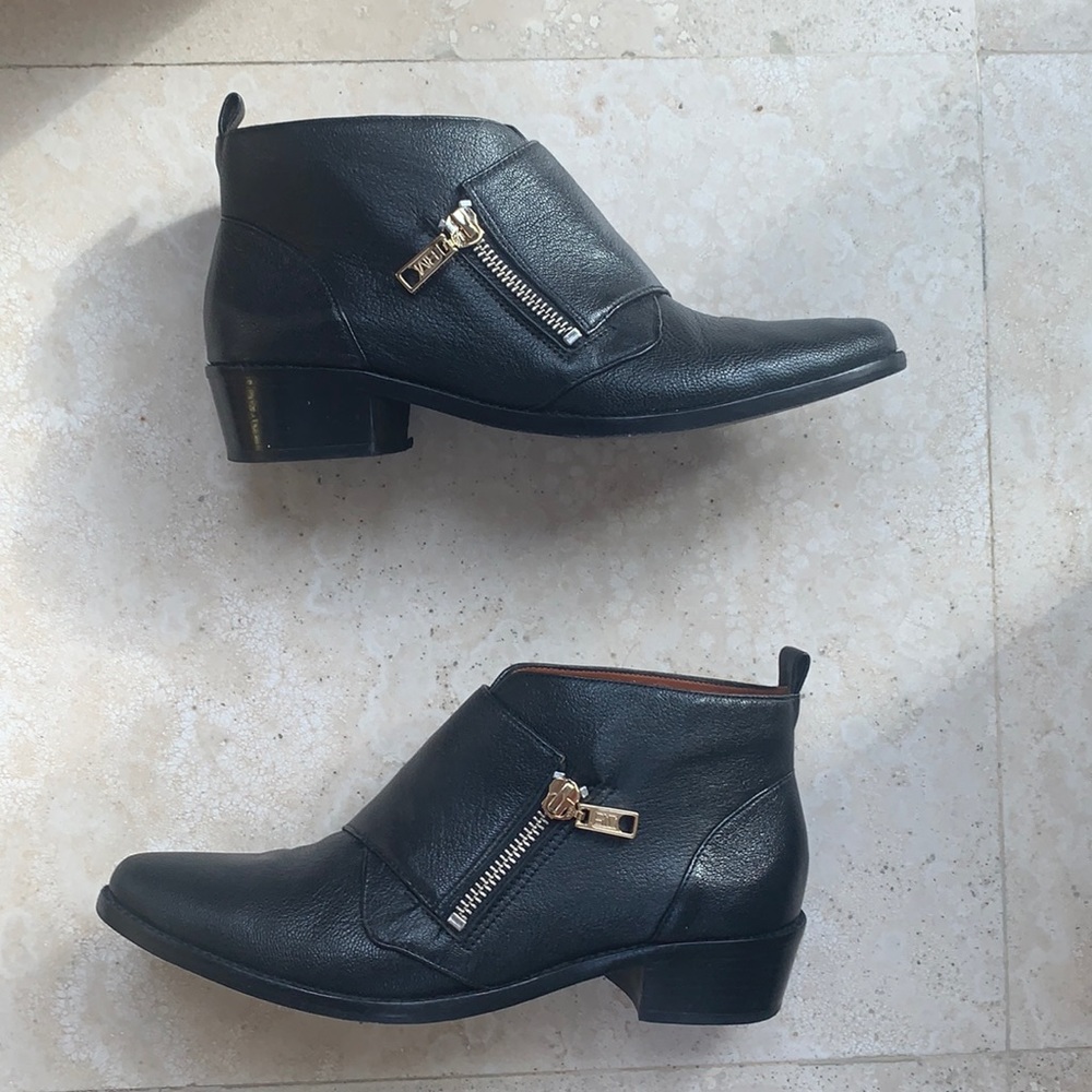 Rebecca Minkoff Saachi Black Leather Ankle Booties   6.5